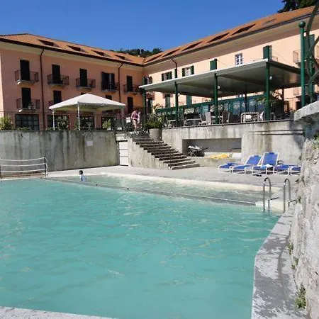 شقة Sleeps 5 Pool