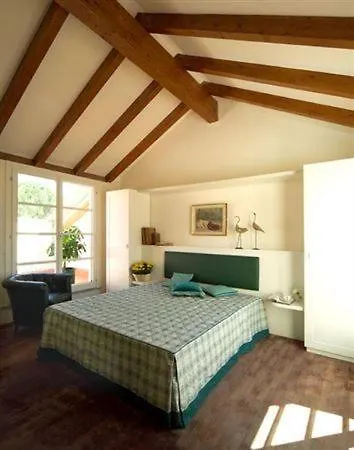 شقة Sleeps 5 Pool